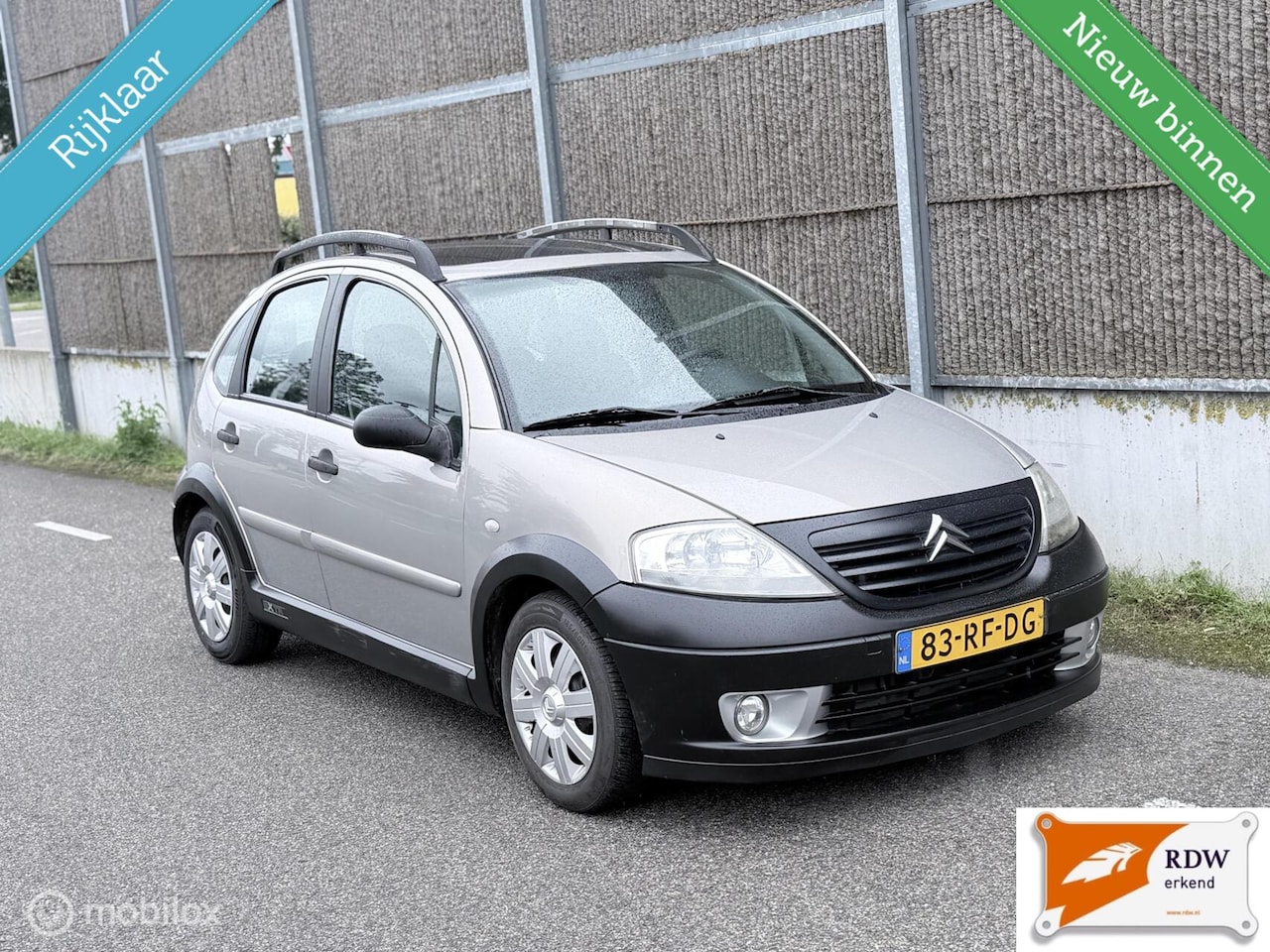 Citroën C3 - 1.4i-16V Exclusive AUTOMAAT/NAP/PANO/ELEK.PAKKET - AutoWereld.nl