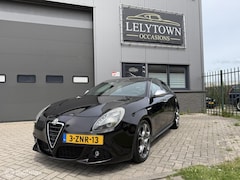 Alfa Romeo Giulietta - 1.4 T Distinctive | Cruise | PDC | Leer