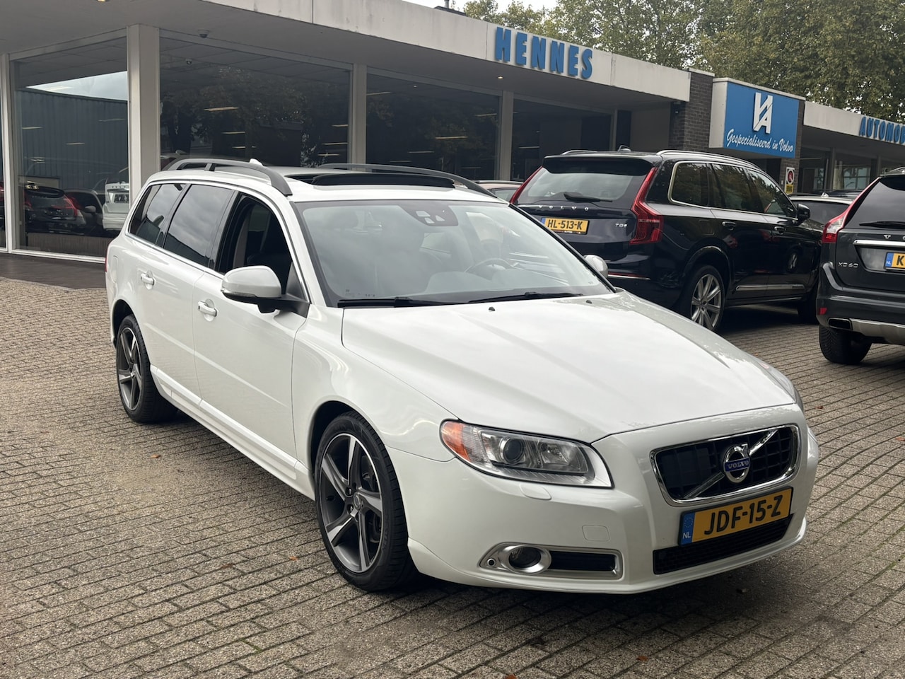 Volvo V70 - 2.0 T5 213pk vijf cilinder LPG Nieuw ACC Keyless Family - AutoWereld.nl