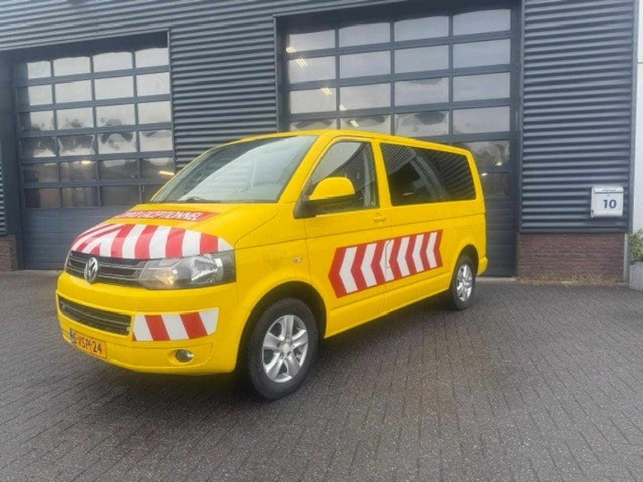 Volkswagen Transporter - 2.0 TDI L1H1 DC Automaat Airco Camera Trekhaak - AutoWereld.nl