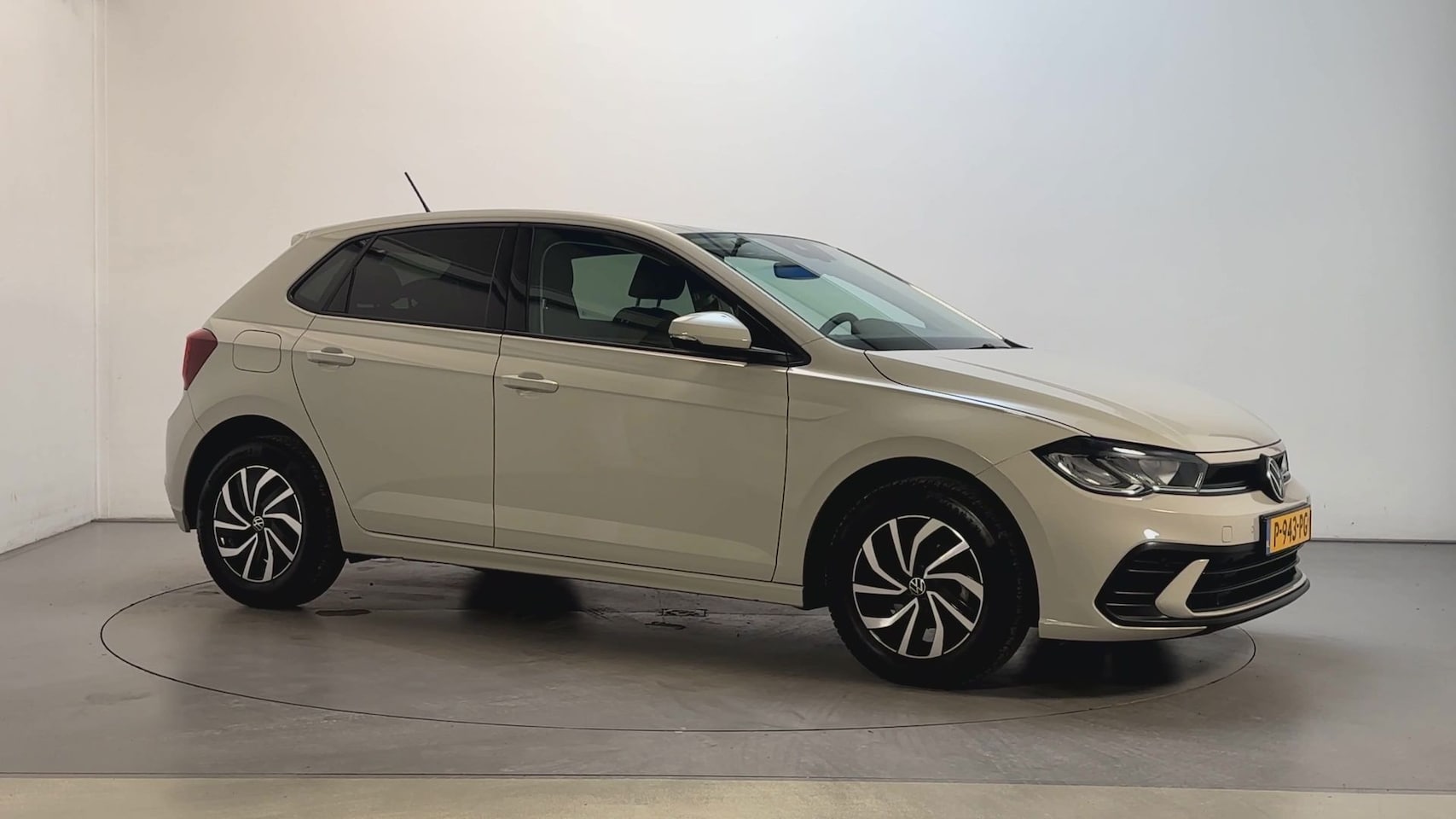 Volkswagen Polo - 1.0 TSI Life Parkeersensoren App-Connect DAB+ - AutoWereld.nl