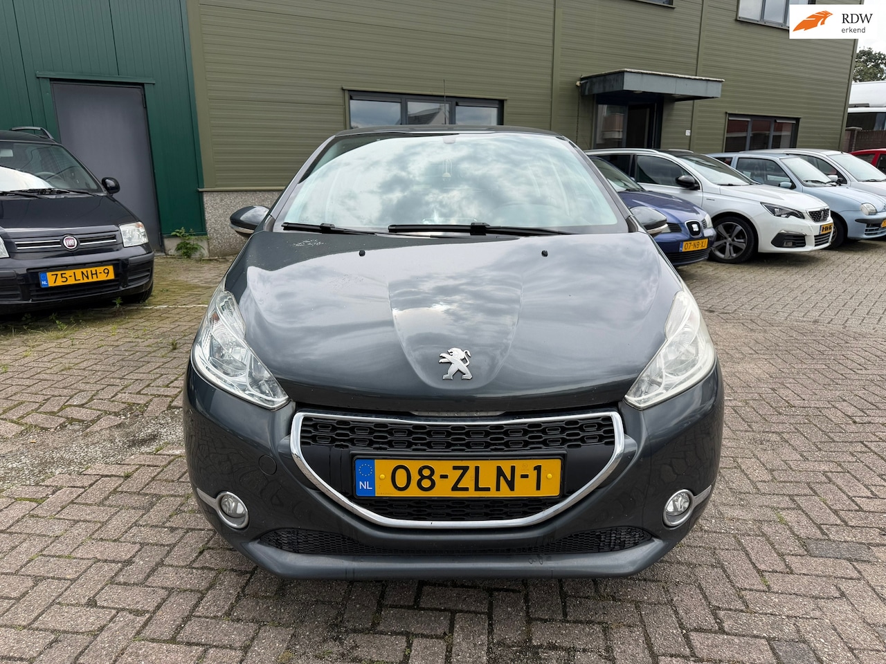 Peugeot 208 - 1.2 Vti Active 1.2 VTi Active, Airco, Loopt op 2 cilinders, APK 01-11-2026. - AutoWereld.nl