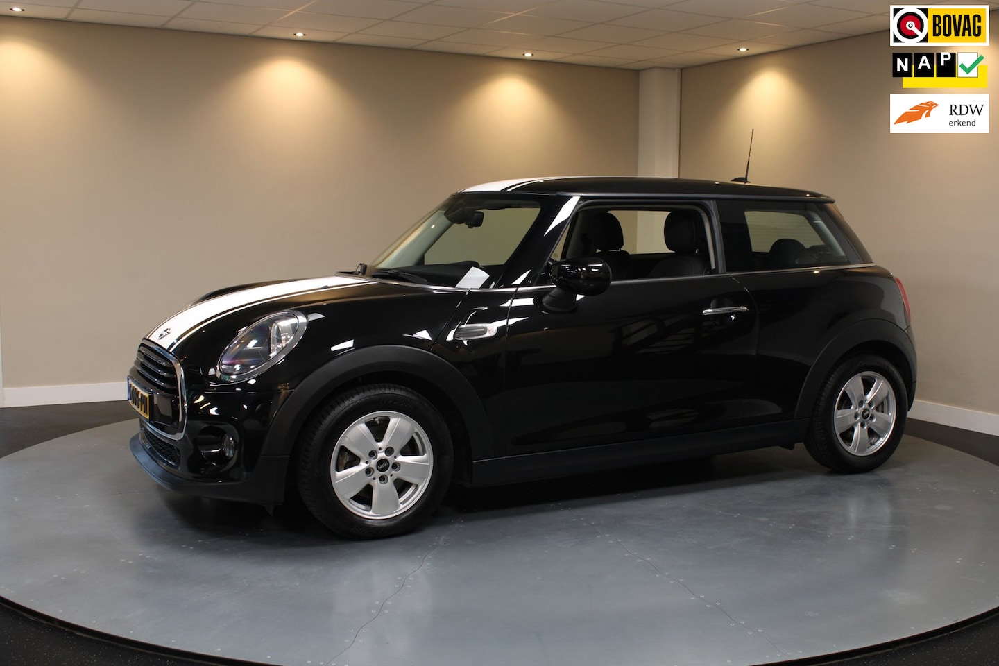MINI 3-Deurs - 1.5 Cooper *Dealer OH* Wireless Carplay|Racing stripes|Navi|Cruise|Neon-ring|NAP - AutoWereld.nl