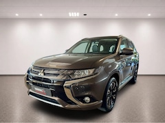 Mitsubishi Outlander - 2.0 PHEV Premium Automaat | Navi | Leder | Trekhaak | Camera | PDC