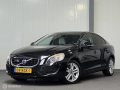 Volvo S60 - 2.0T Intro Edition AUTOMAAT [ NAP cruise BLIS ]