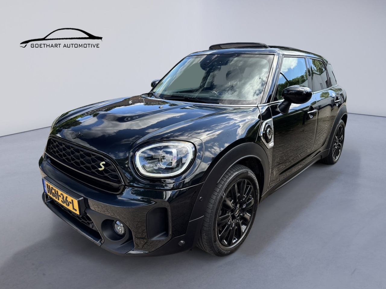 MINI Countryman - 1.5 Cooper S E ALL4 / Pano / H-K / HUD / Elek stoel + Mem / Camera / Adap. Cruise - AutoWereld.nl
