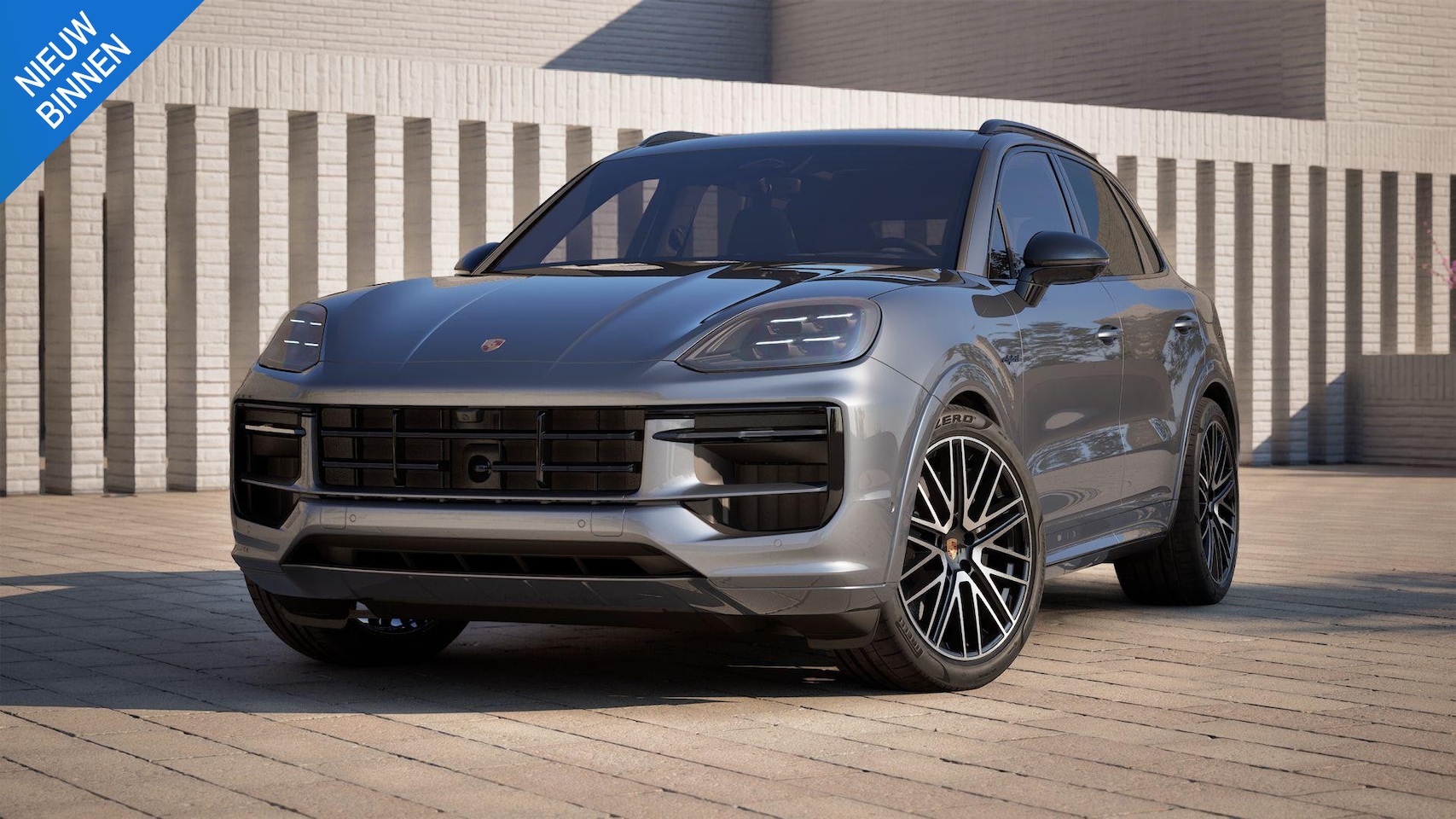 Porsche Cayenne - 3.0 E-Hybrid Black Edition SportDesign PANO|HEADUP|ACC|22INCH|SPORTSTOELEN|TREKHAAK - AutoWereld.nl