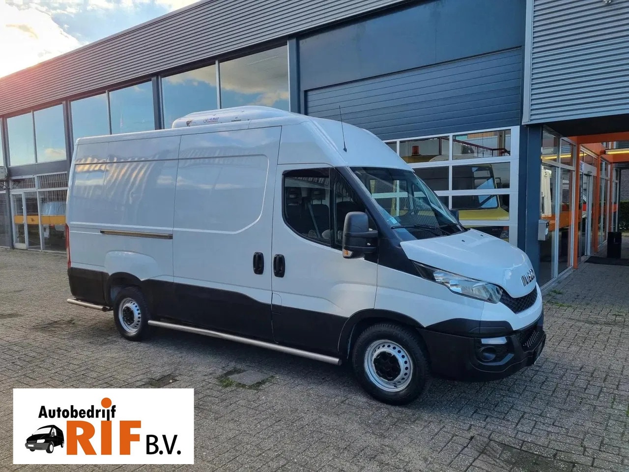 Iveco Daily - 35S14 Kuhlwagen -20 Standby 230V/ CNG/ Erdgas - AutoWereld.nl