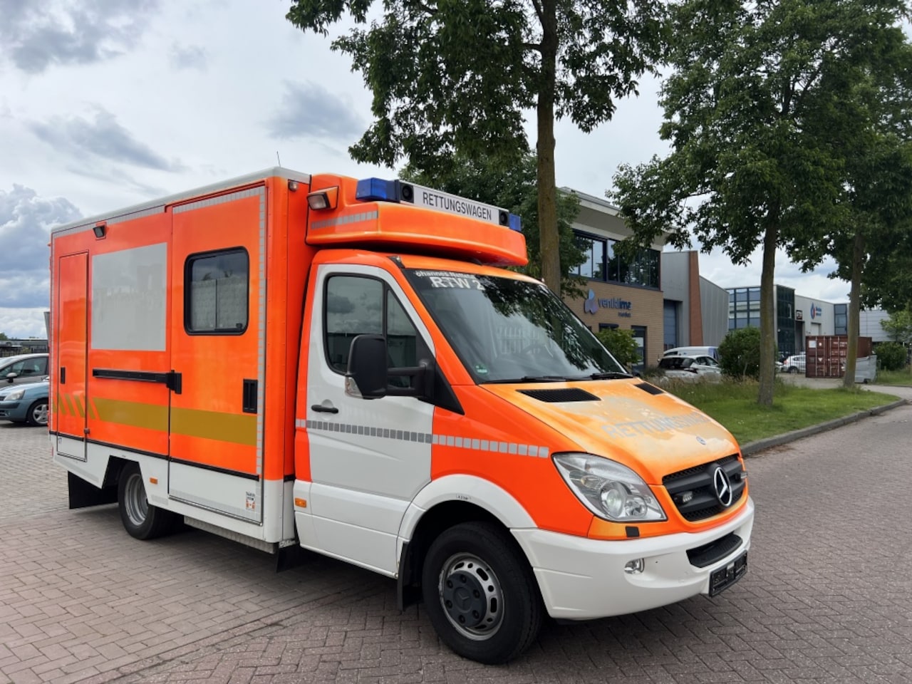 Mercedes-Benz Sprinter - 519 CDI 906 |AIRCO |Ambulance - AutoWereld.nl