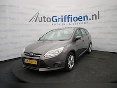 Ford Focus Wagon - 1.0 EcoBoost Edition nette stationcar met trekhaak met nieuwe APK bij aflevering