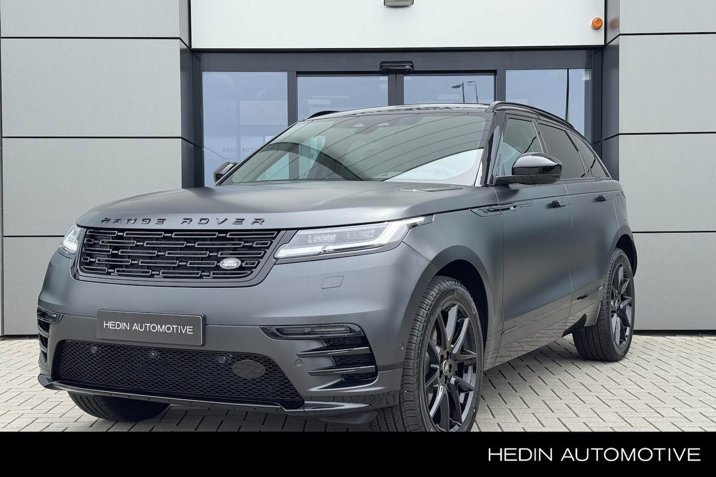 Land Rover Range Rover Velar - P400e Belgravia Edition Satin l Driver Assist Pack l Schuifdak l Carpathian Grey Satin - AutoWereld.nl