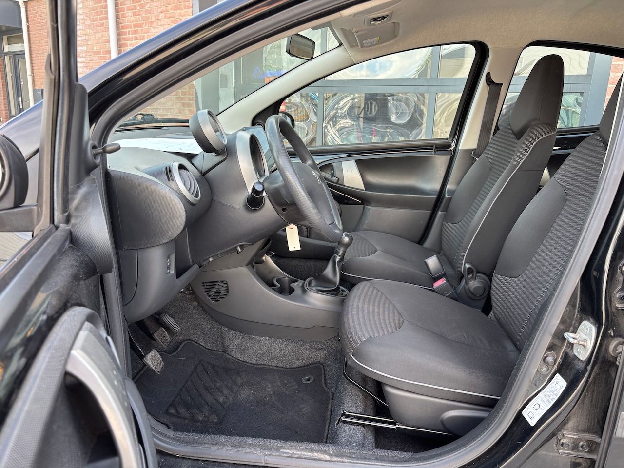 Peugeot 107 - 1.0 Active | Org-NL auto. Airco. El pakket. App-connect.