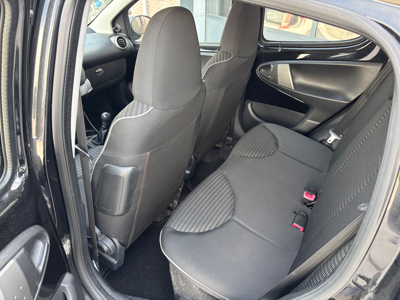 Peugeot 107 - 1.0 Active | Org-NL auto. Airco. El pakket. App-connect.