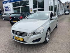Volvo V60 - 1.6 T4 Momentum