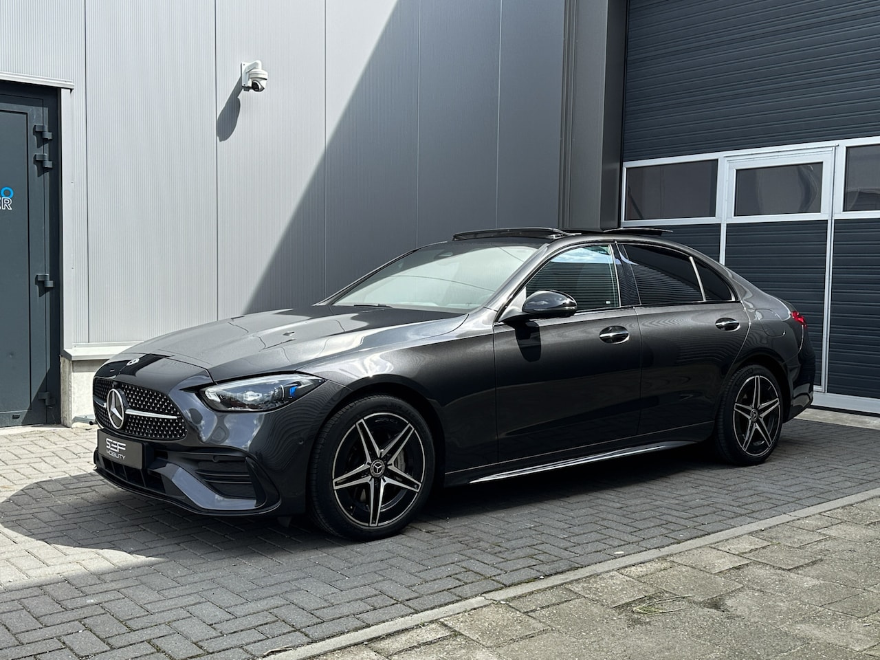 Mercedes-Benz C-klasse - 300 e AMG Line Pano | Memory | Headup | 360 | 12 maanden garantie - AutoWereld.nl