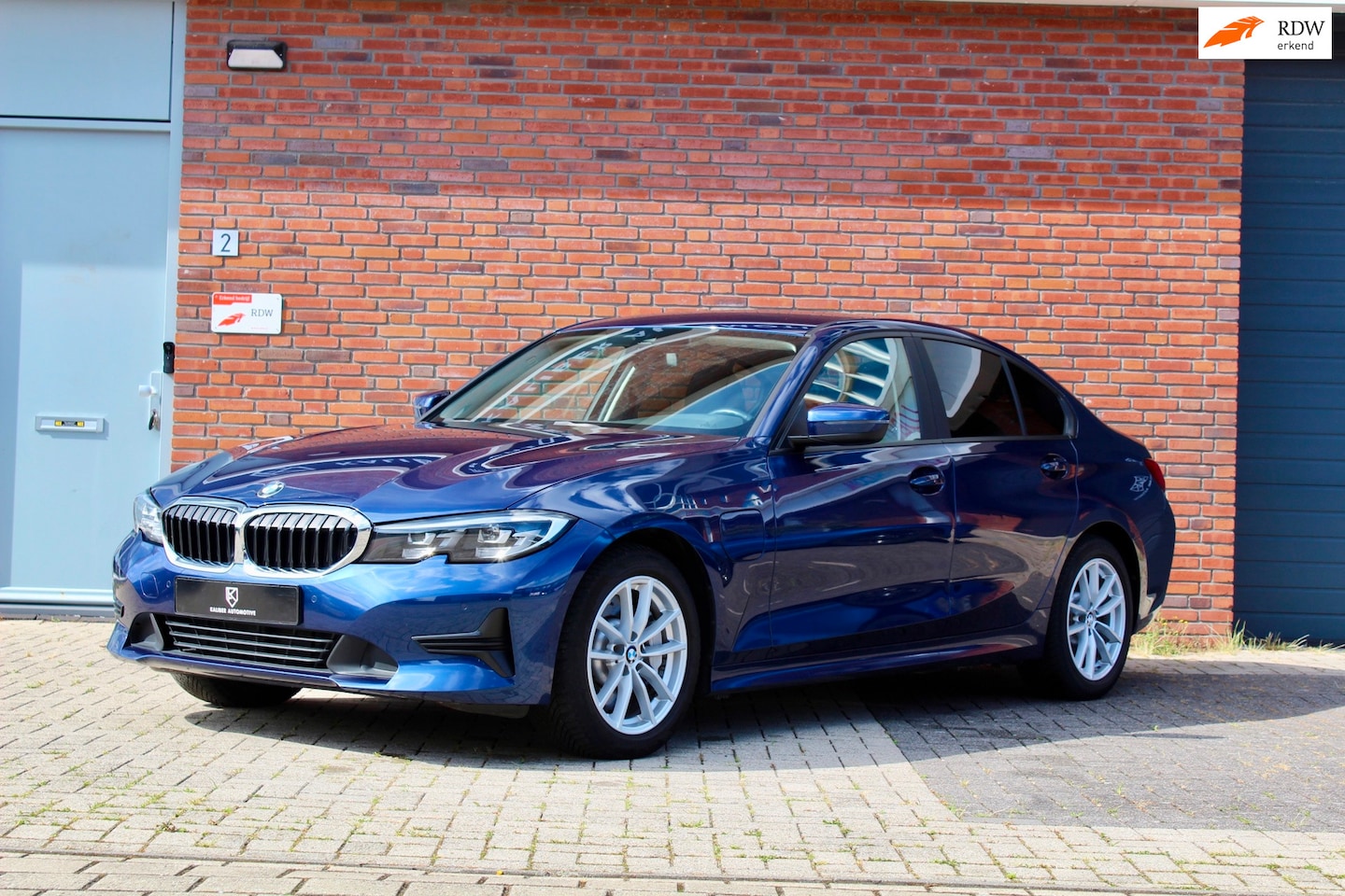 BMW 3-serie - 330e | Virtual | Leer |Mediterranean Blue |292PK - AutoWereld.nl