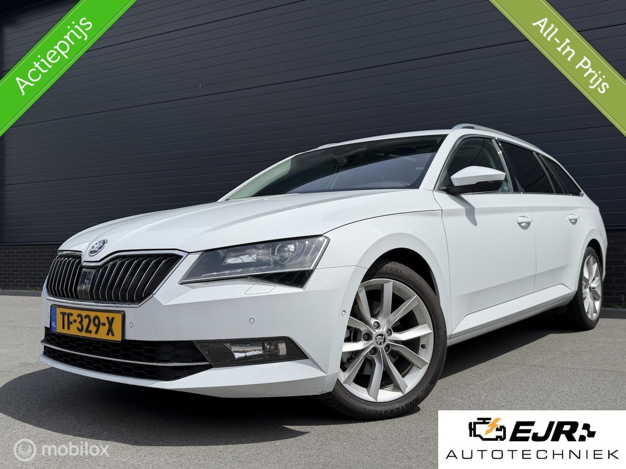 Skoda Superb Combi - 1.4 TSI ACT Business Sport CLIMA*PANO*LEER*CRUISE*CAMERA - AutoWereld.nl