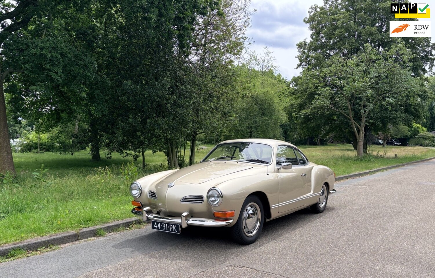 Volkswagen Karmann Ghia - Coupé Volledig gerestaureerd. - AutoWereld.nl
