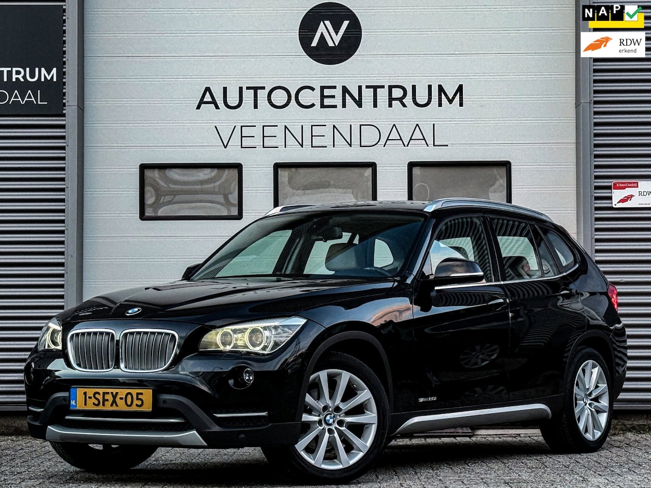 BMW X1 - SDrive20i High Executive AUT 184 PK LEDER/PDC/STOELVERWARMING - AutoWereld.nl