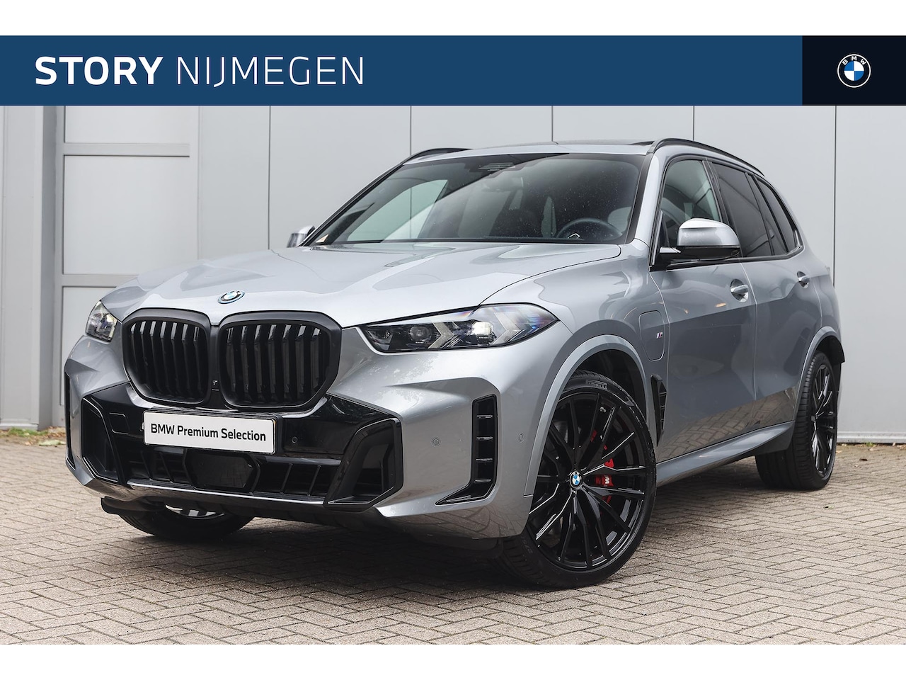 BMW X5 - xDrive50e M Sport Automaat / Panoramadak Sky Lounge / Trekhaak / Soft-Close / Bowers & Wil - AutoWereld.nl