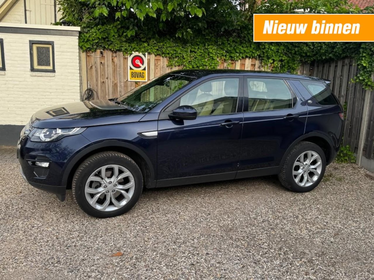 Land Rover Discovery Sport - discovery sport 2.0 TD4 HSE LUXURY automaat,trekhaak,leer,cruise euro 6 - AutoWereld.nl