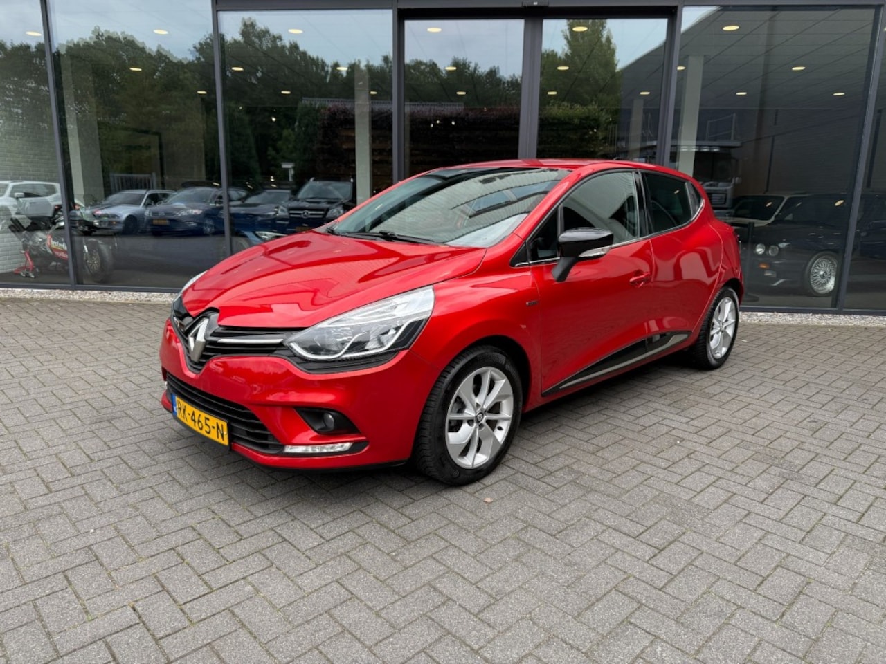 Renault Clio - 0.9 TCe Limited 0.9 TCE Limited,Airco,Navi,Cruise,PDC,LMV,Dealer OH,HiFi,Elekt Pakket,Privacy - AutoWereld.nl