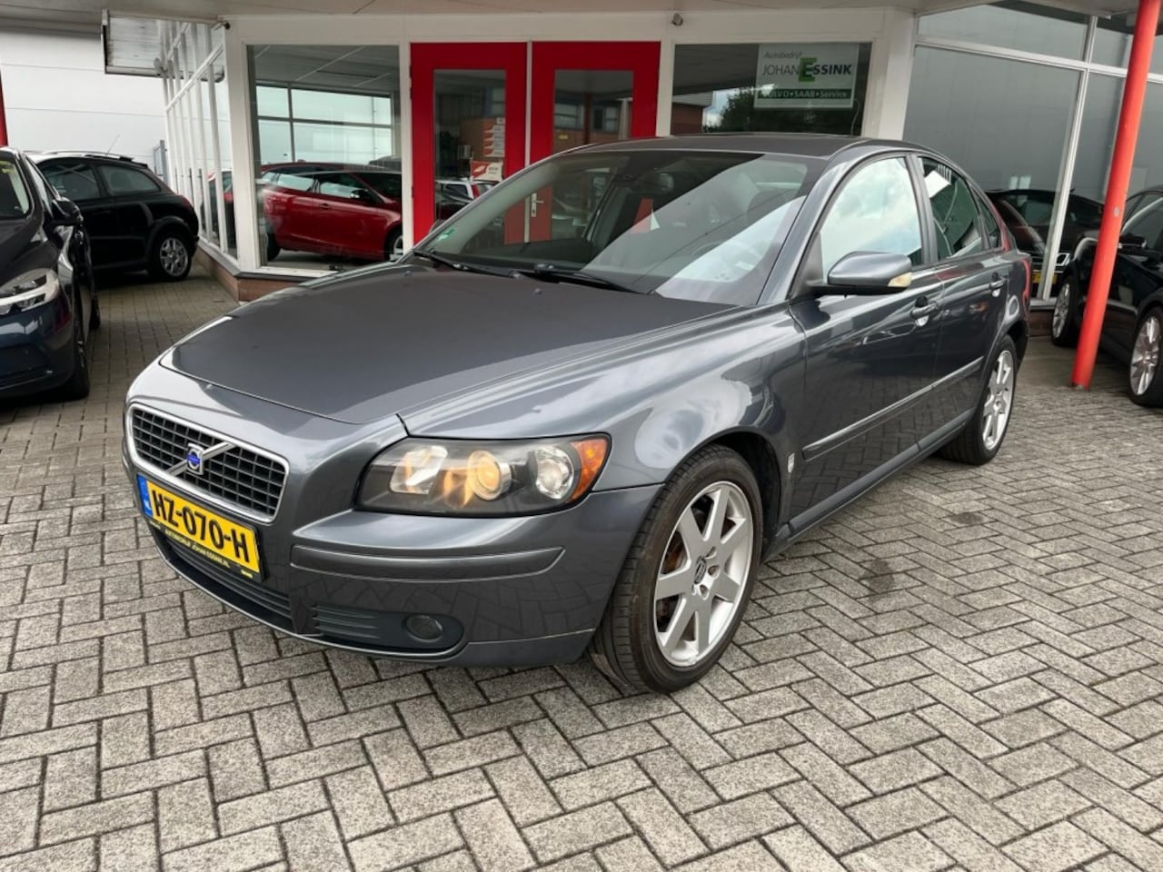 Volvo S40 - 2.4 170PK aut. NIEUWE APK/TREKHAAK/NW DISTRIBUTIE - AutoWereld.nl