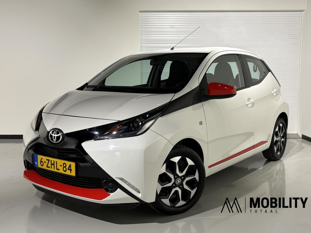 Toyota Aygo - 1.0 VVT-i x-clusiv 5drs|Camera|Cruise Control|Airco|LM 15 inch|NL-AUTO| - AutoWereld.nl