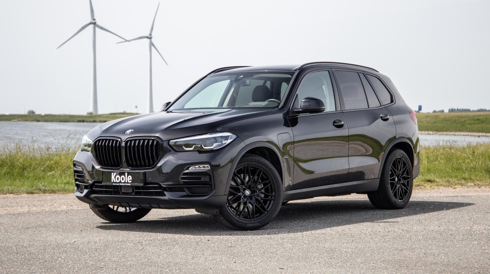 BMW X5 - xDrive45e Executive CARPLAY / CAMERA / DEALER ONDERHOUDEN / LEER / STOELVERWARMING / BLACK - AutoWereld.nl