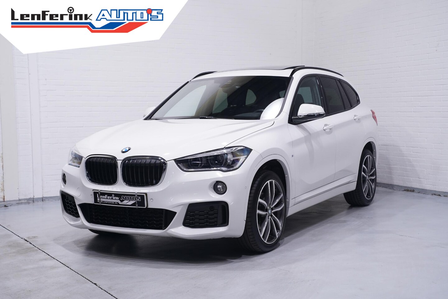 BMW X1 - sDrive18d M Sport Panodak Head-up Leder Camera Afn. trekhaak PDC v+a - AutoWereld.nl