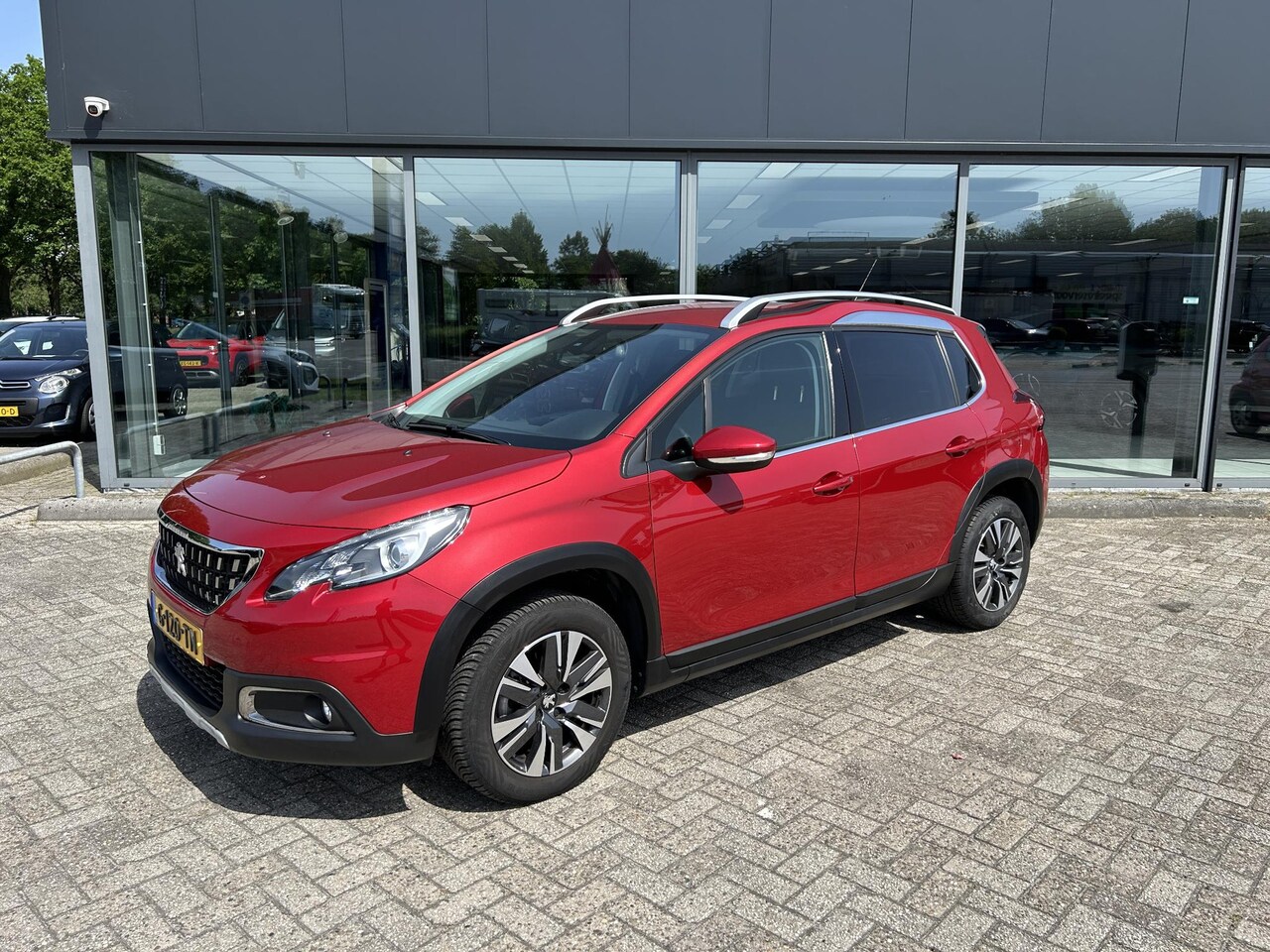 Peugeot 2008 - 1.2 PureTech GT-Line Trekhaak | Climate Control - AutoWereld.nl
