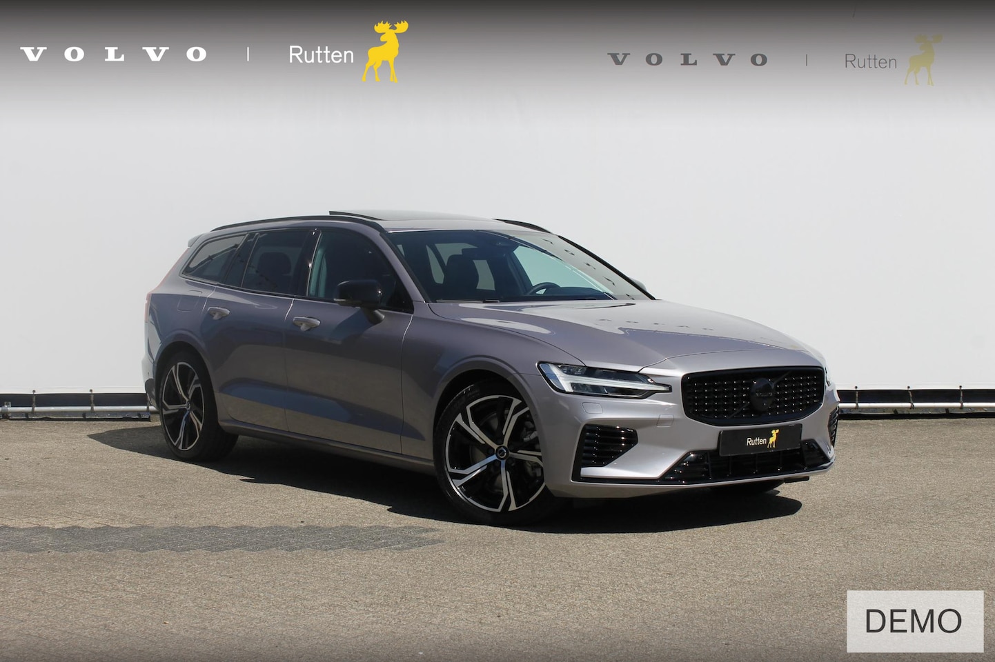 Volvo V60 - T6 350PK Automaat Plug-in hybrid AWD Ultra Dark Adaptieve Cruise Control / Head-up display - AutoWereld.nl