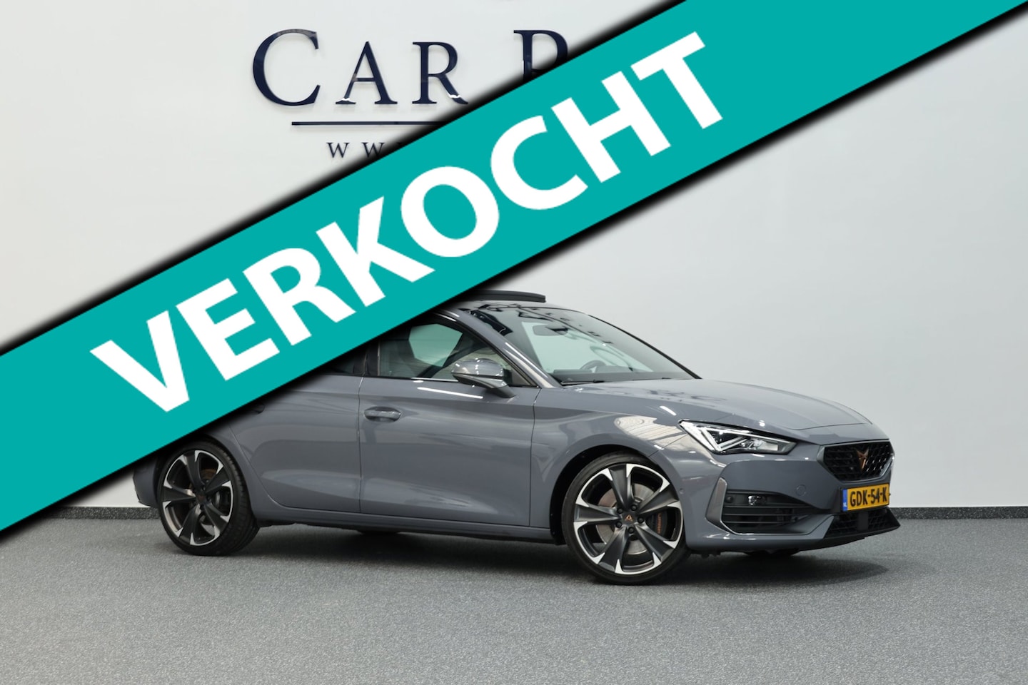 CUPRA Leon - 2.0 TSI VZ 300+PK LED/VIRTUAL/SFEER/PANO/HALF LEER+S.VERWARMING+MEMORY/19"/CAM/ACC/ECC/12 - AutoWereld.nl