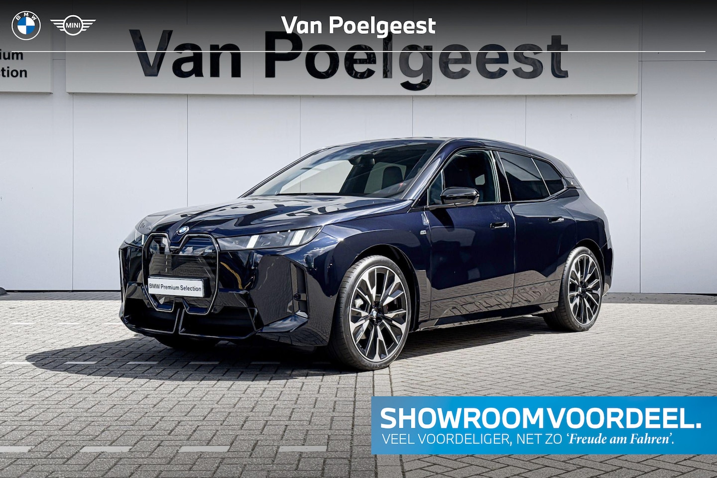 BMW iX - xDrive M70 | Comfort Pack | Innovation Pack | Trekhaak | 23" LM | Sky lounge - AutoWereld.nl