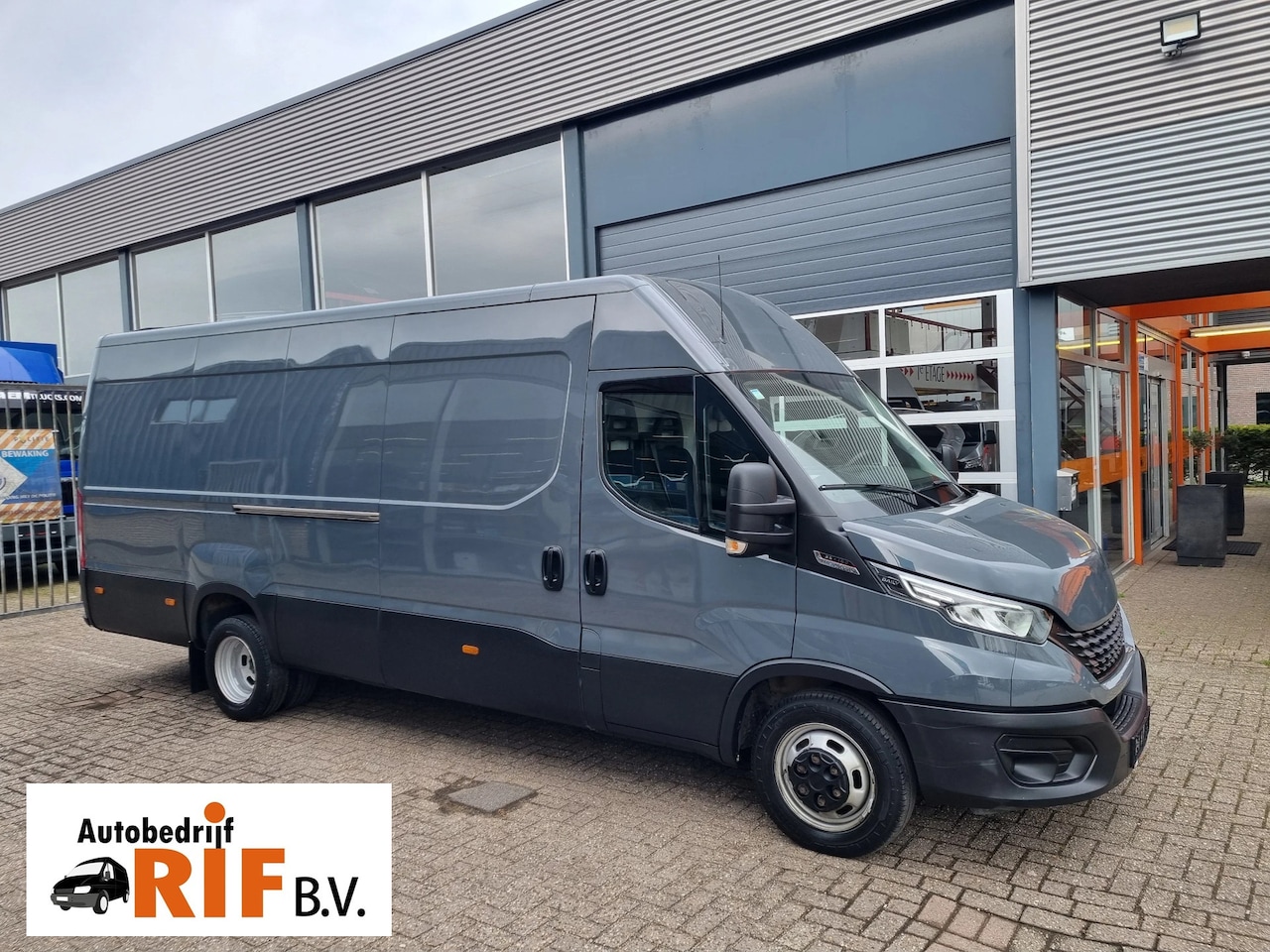 Iveco Daily - 35C18 3.0D 180 PK L4H2 Maxi Hi-Matic Euro 6 - AutoWereld.nl