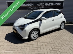 Toyota Aygo - 1.0 VVT-i x-play Als nieuw | Airco | Apple Carplay/Android Auto | Bluetooth | Camera | RIJ