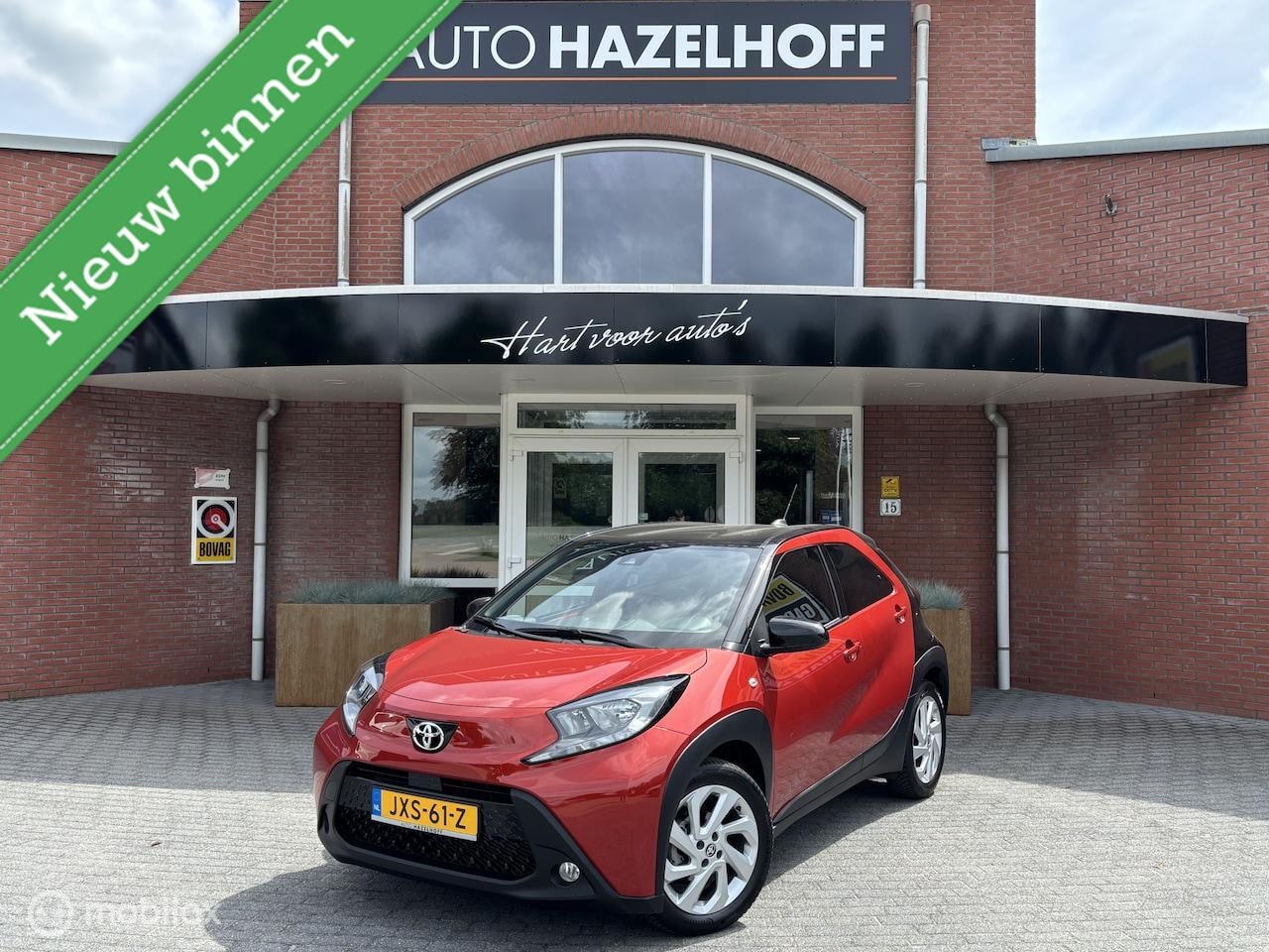 Toyota Aygo X - 1.0 VVT-i MT Envy met 15.515 km | Clima | Two tone lak | LM Velgen | Camera | Keyless | St - AutoWereld.nl