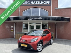 Toyota Aygo X - 1.0 VVT-i MT Envy met 15.515 km | Clima | Two tone lak | LM Velgen | Camera | Keyless | St
