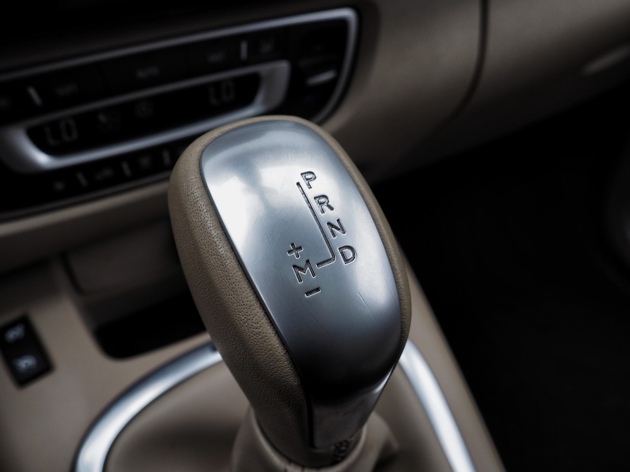 Renault Grand Scénic - 2.0 16V Privilège LUXE ! SCHUIFD. TREKH.