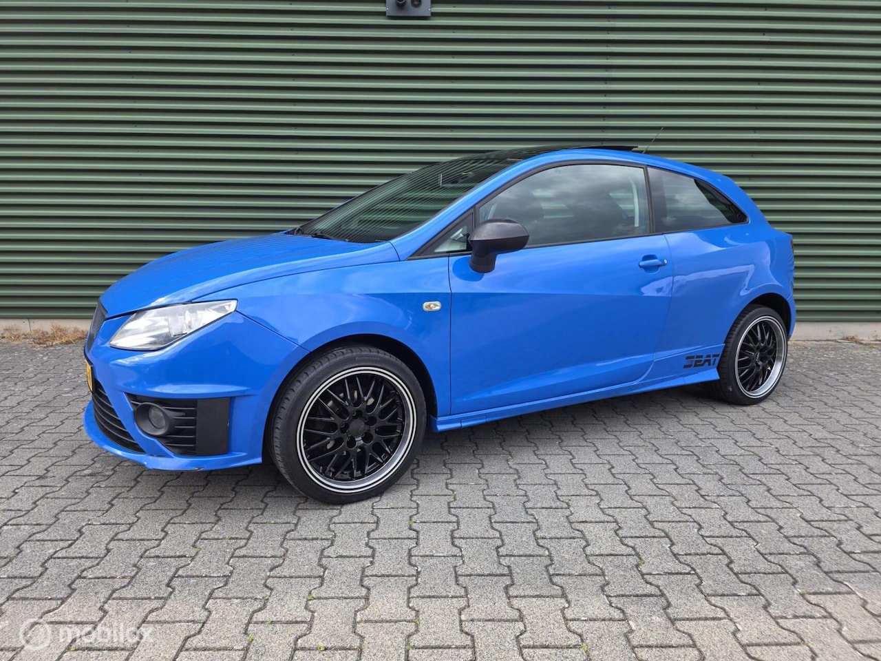 SEAT Ibiza SC - 1.4 Stylance|Panorama dak|Airco|17"|Sportief! - AutoWereld.nl