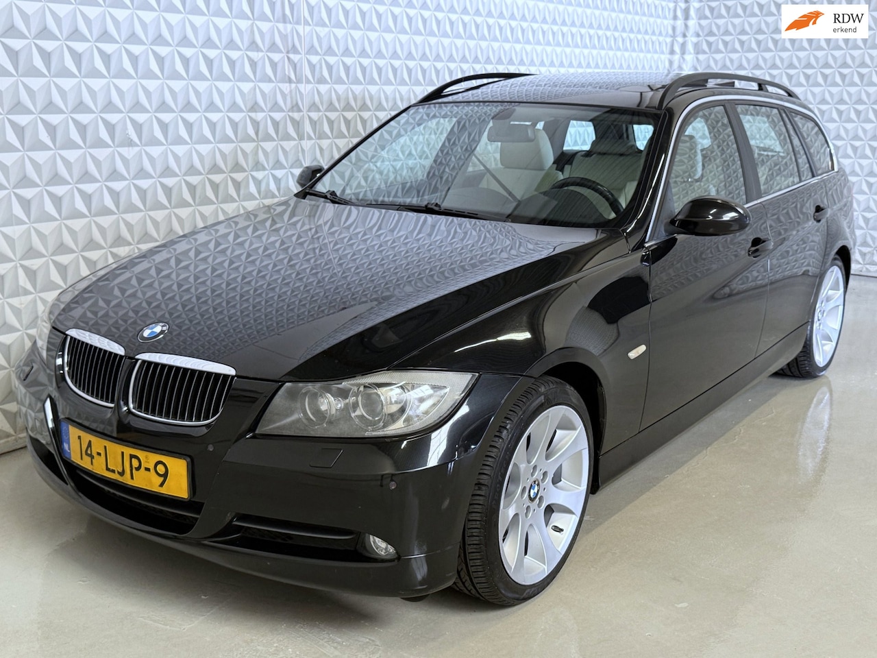 BMW 3-serie Touring - 330d Dynamic Executive AUTOMAAT (2006) - AutoWereld.nl