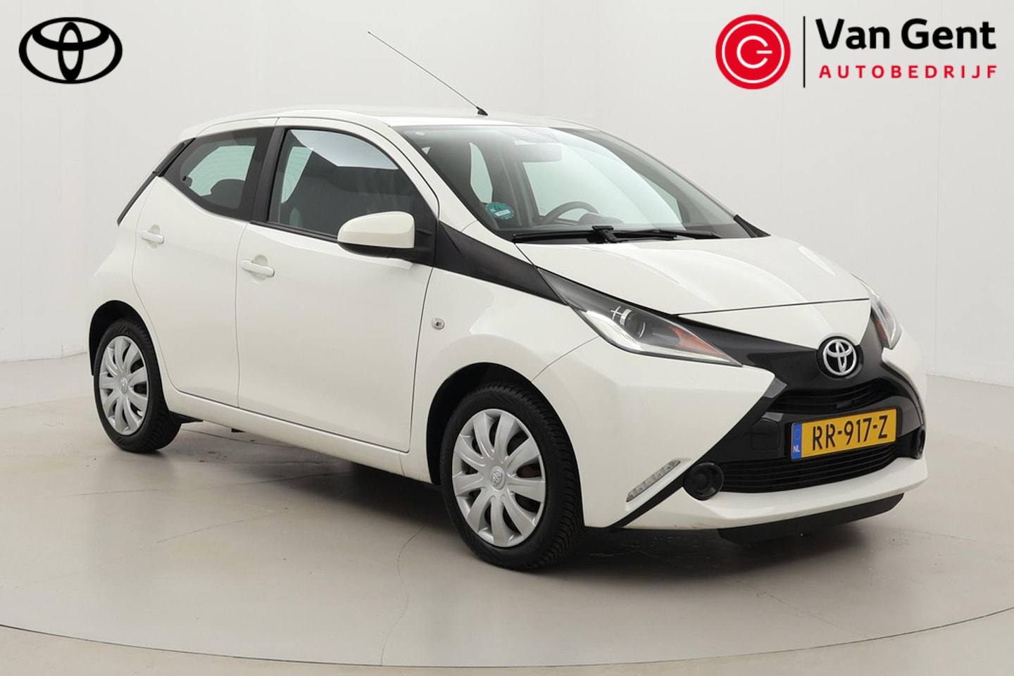 Toyota Aygo - 1.0 VVT-i x-fun | Airco | Bluetooth | Elektrische ramen voor | Multifunctioneel lederen st - AutoWereld.nl