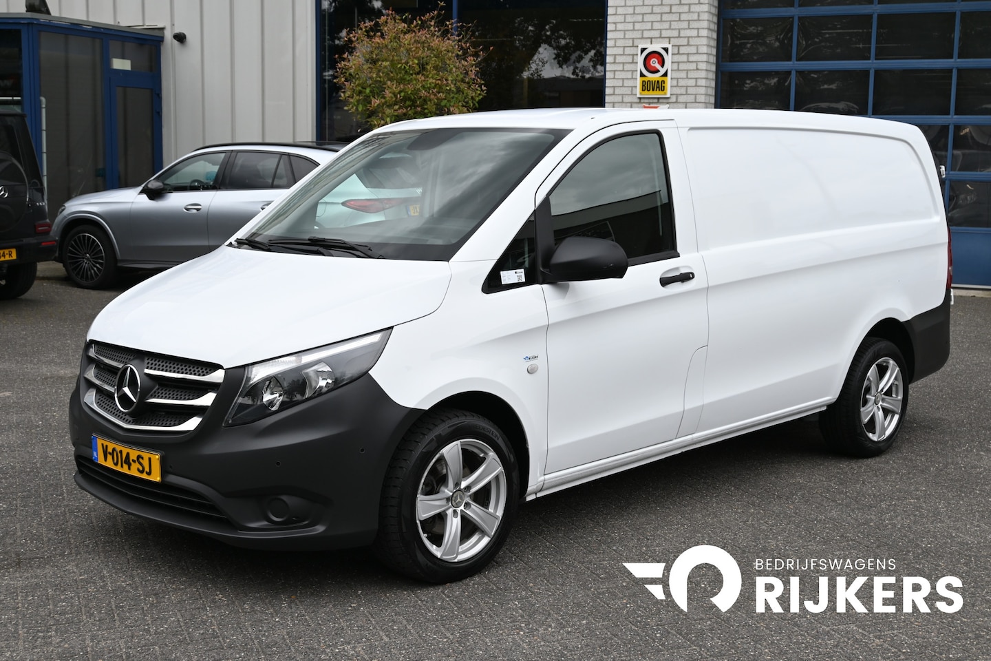 Mercedes-Benz Vito - 111 CDI L2 MARGE Airco, Camera, Trekhaak - AutoWereld.nl