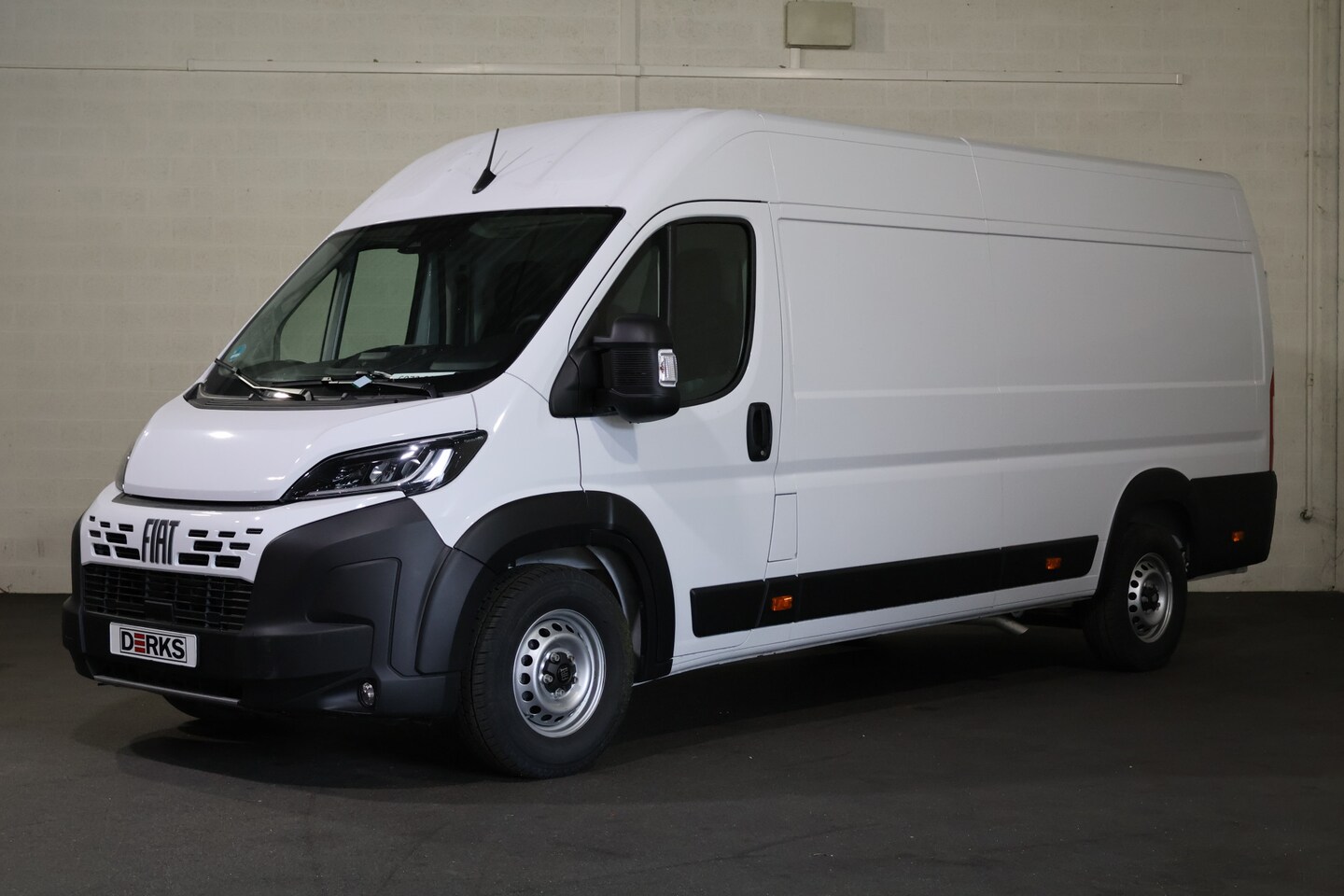 Fiat Ducato - 2.0 MJ L4 H2 180pk Automaat Airco Navigatie Camera - AutoWereld.nl