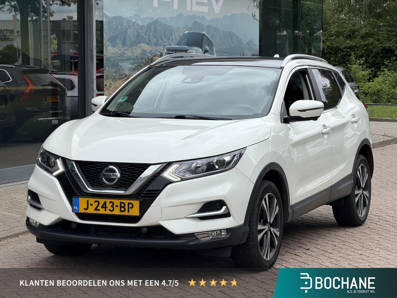 Nissan Qashqai - 1.3 DIG-T N-Connecta 140PK | Panoramadak | 360 graden camera | Cruise Control | Navigatie - AutoWereld.nl