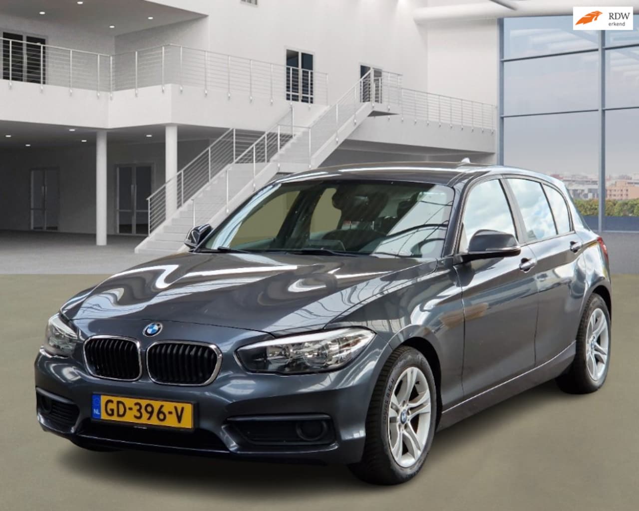 BMW 1-serie - 116d EDE 5 DEUR NAVIGATIE - AutoWereld.nl