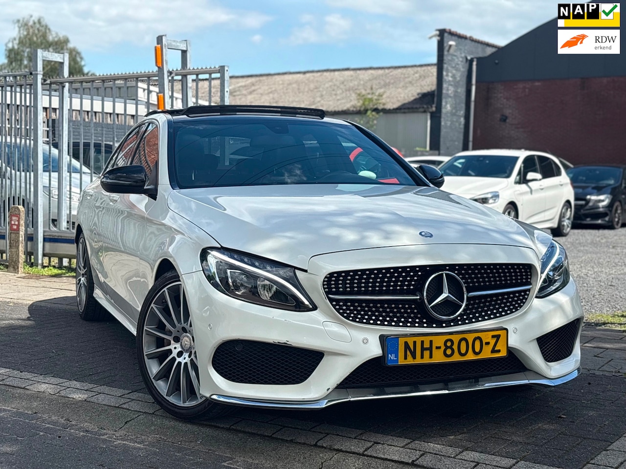 Mercedes-Benz C-klasse - 180 AMG Line | Panoramadak | Burmester | 19” LMV | LED | - AutoWereld.nl