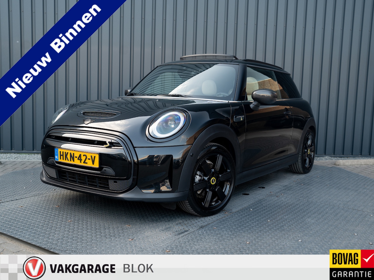 MINI Electric - MINI Yours 33 kWh | Leder | Pano | Head Up | Harman/Kardon | Keyless | Camera | Prijs Rijk - AutoWereld.nl