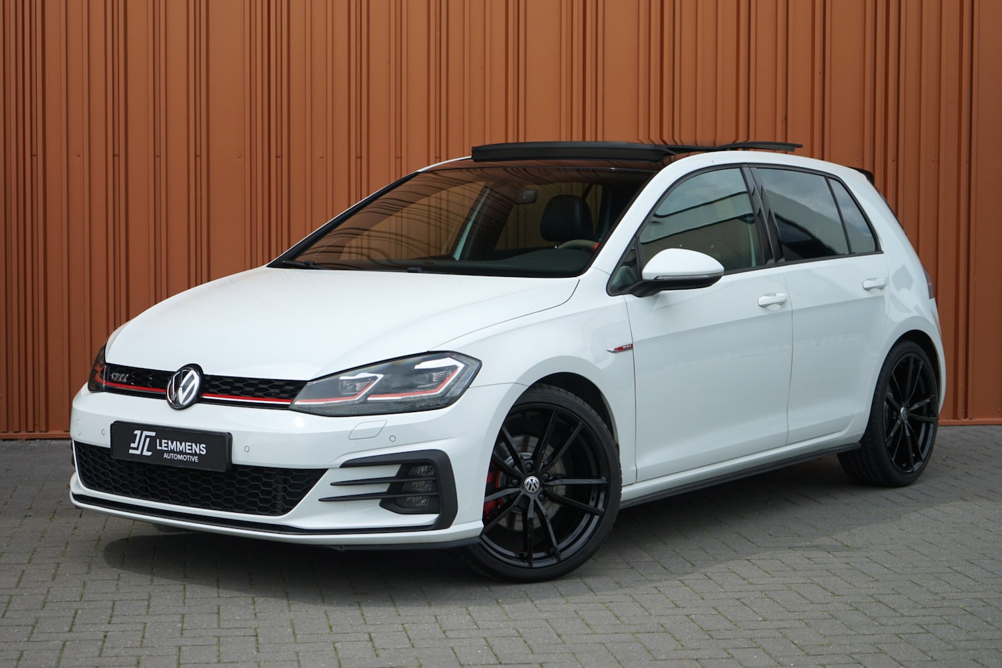 Volkswagen Golf - 2.0 TSI GTI Performance Panodak Leder Virtual NaviPro Dynaudio Camera - AutoWereld.nl
