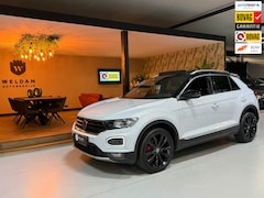 Volkswagen T-Roc - 1.5 TSI Sport Business R|Automaat|ACC|Pano|19" Zwarte Velgen|Trekhaak 1.500kg|Blindspot|Ke